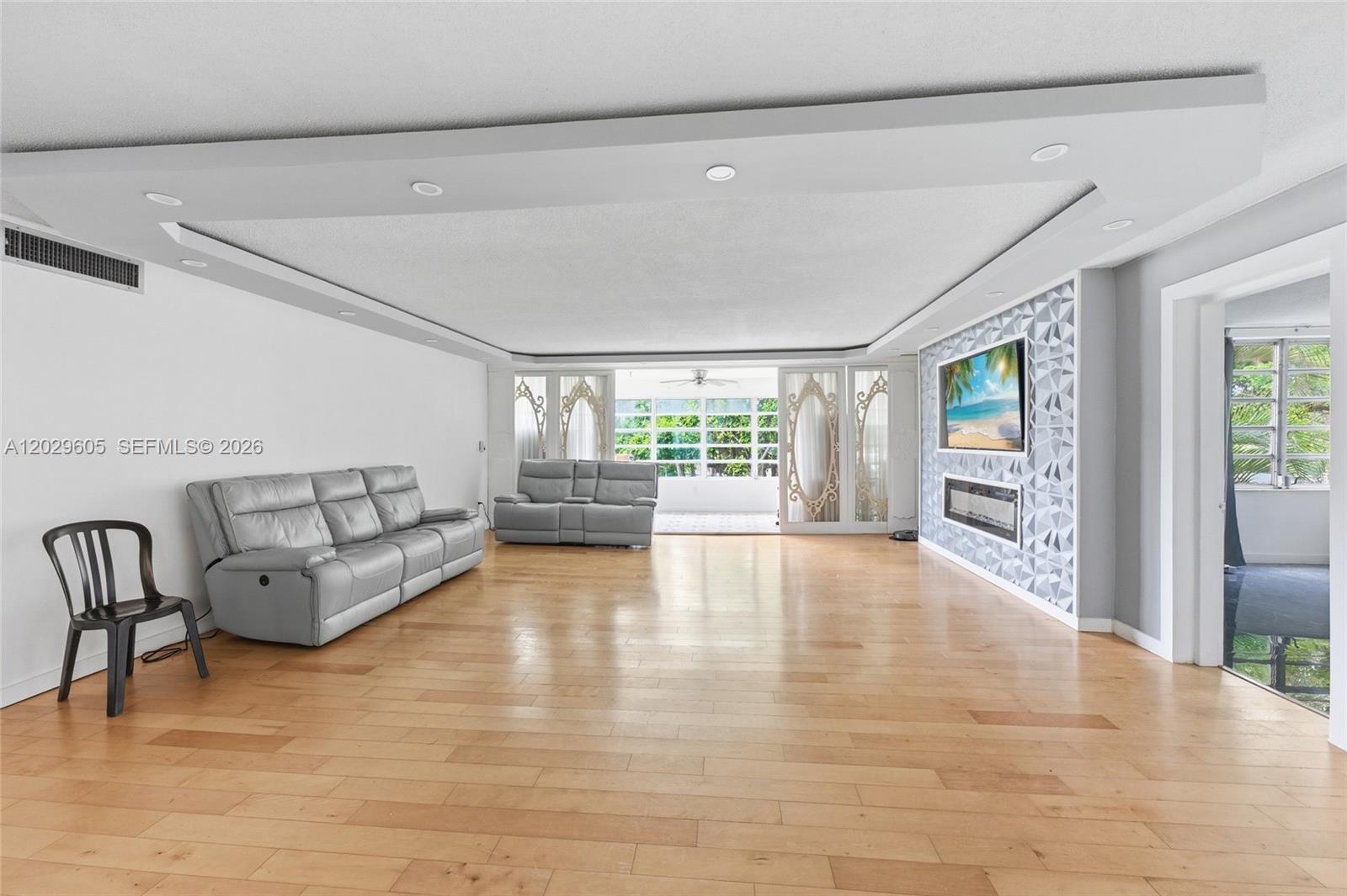ROLLING GREEN CONDO C - Residential