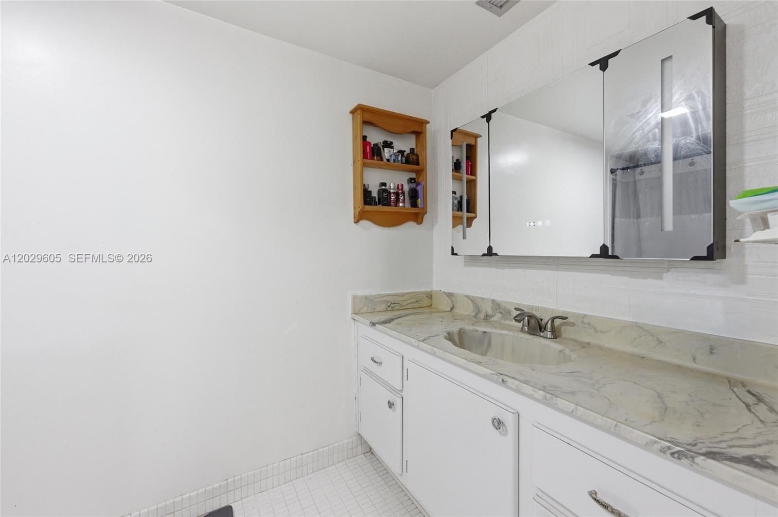 ROLLING GREEN CONDO C - Residential