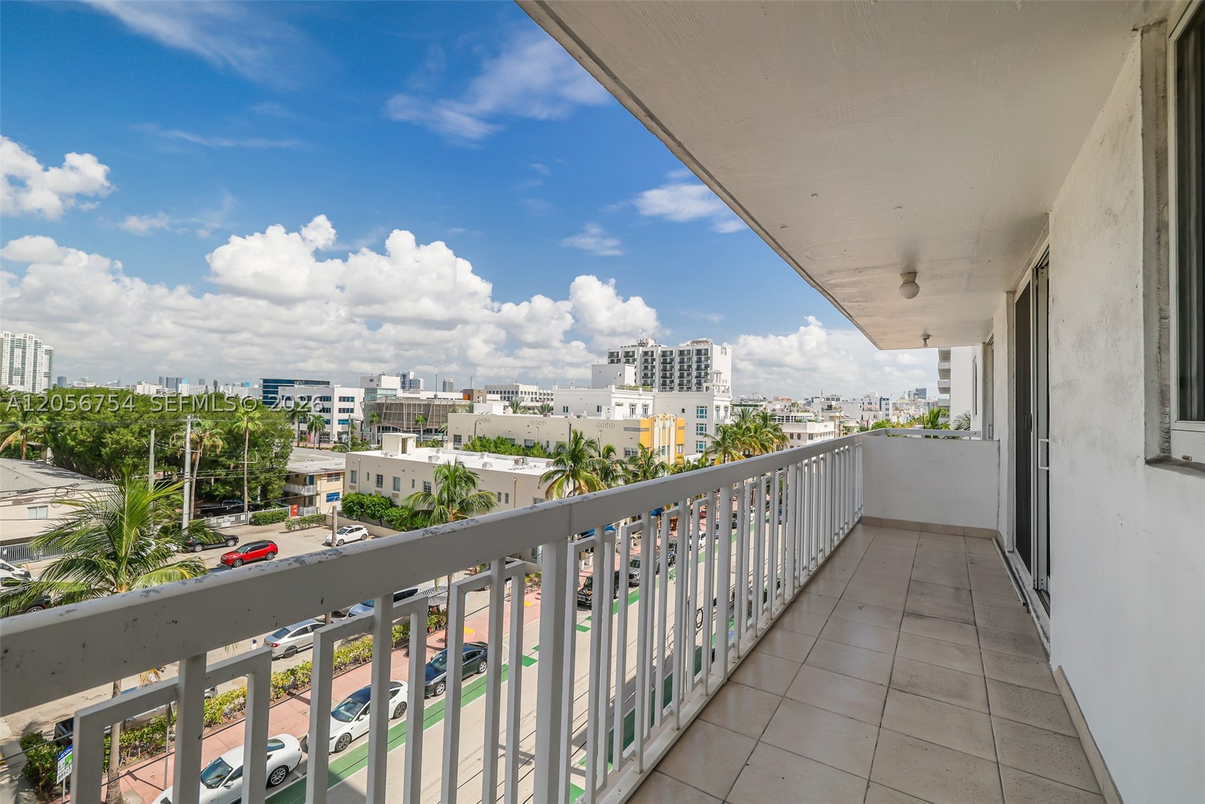 THE PRESIDENTIAL CONDO - Residential