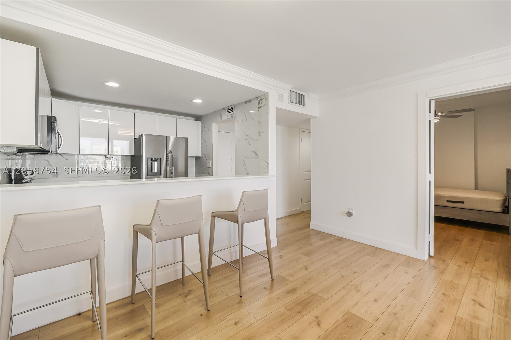 THE PRESIDENTIAL CONDO - Residential