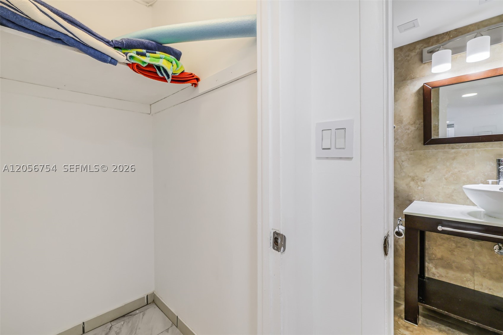 THE PRESIDENTIAL CONDO - Residential