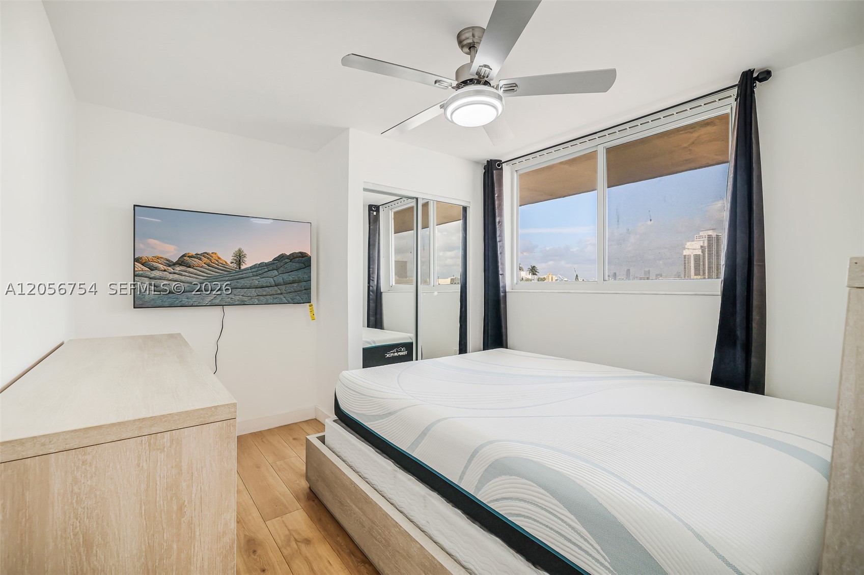 THE PRESIDENTIAL CONDO - Residential