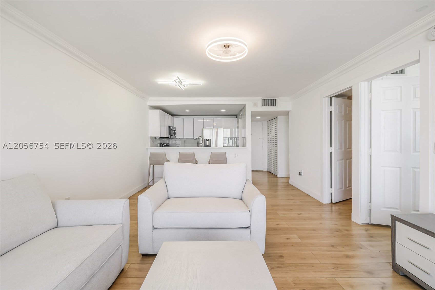 THE PRESIDENTIAL CONDO - Residential