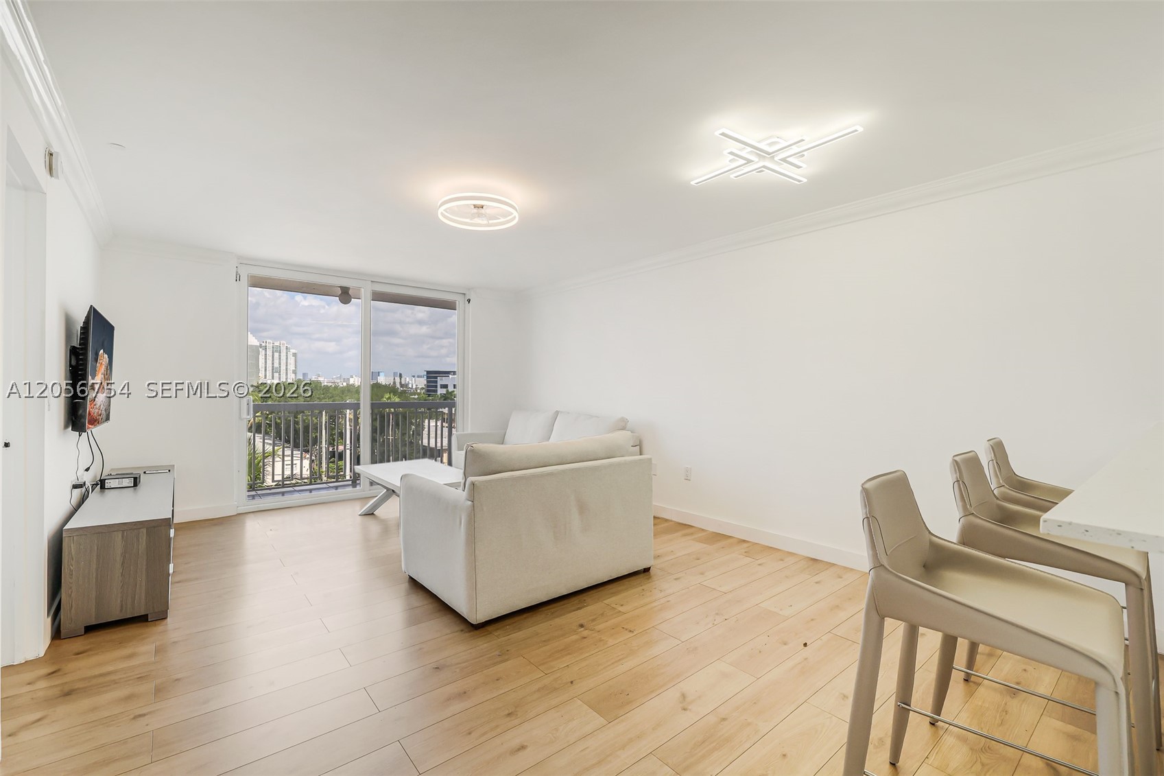 THE PRESIDENTIAL CONDO - Residential