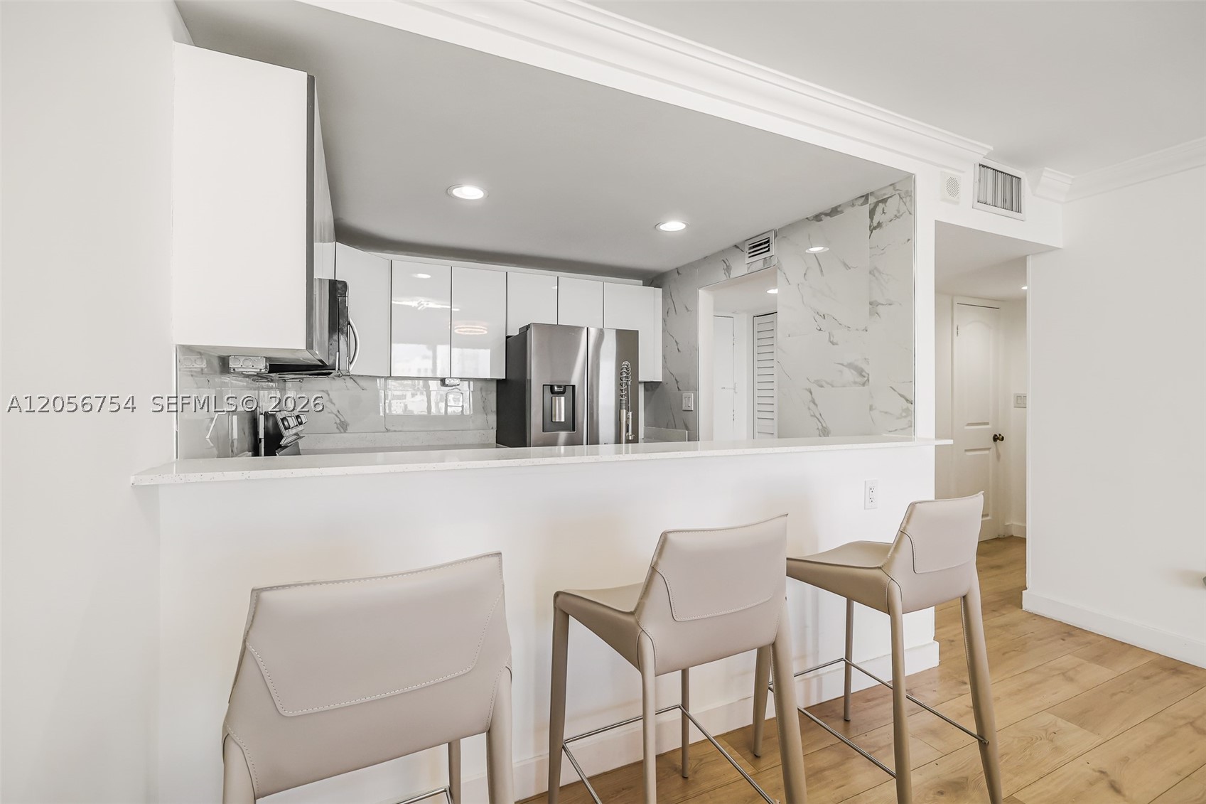 THE PRESIDENTIAL CONDO - Residential