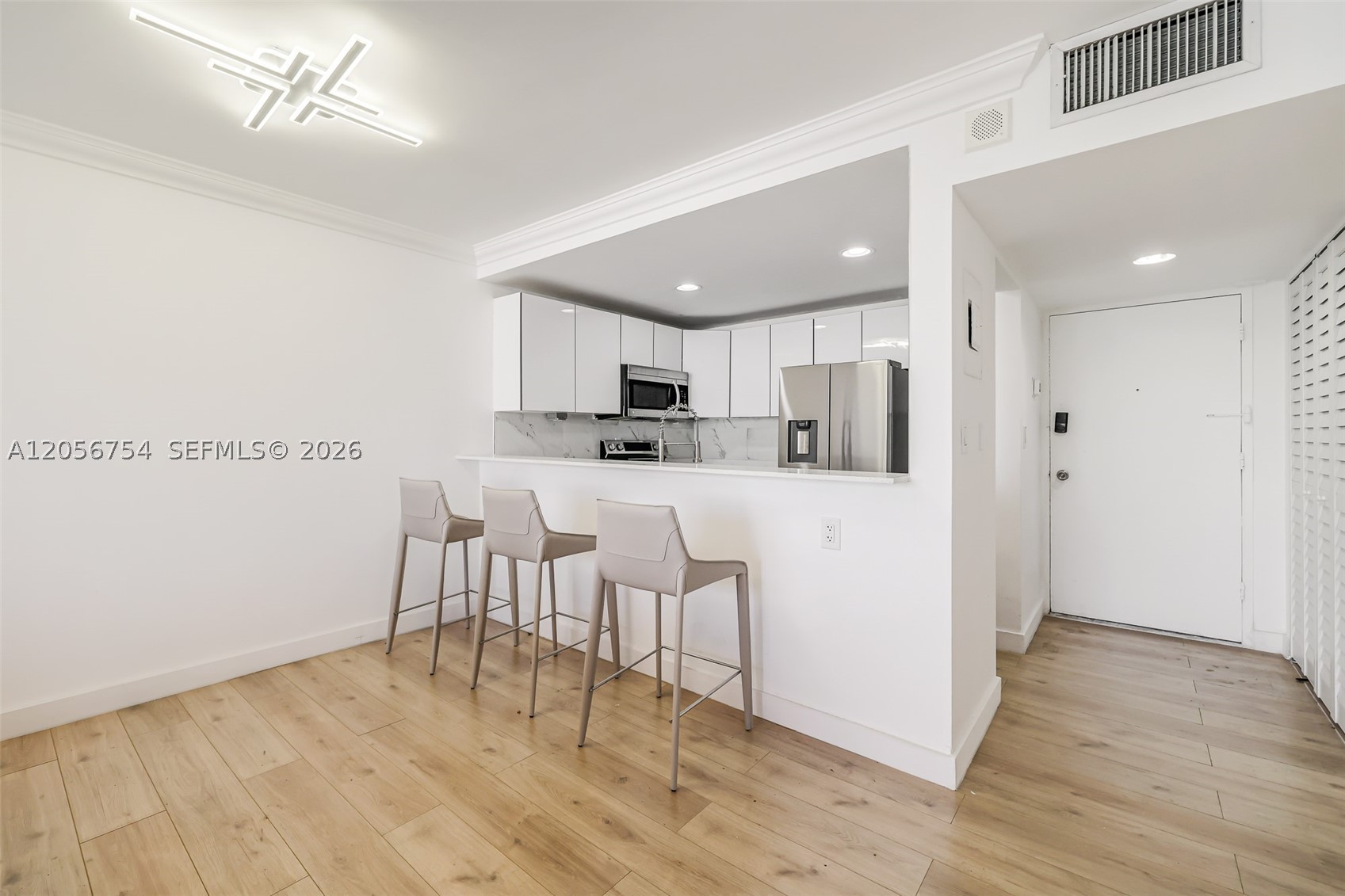 THE PRESIDENTIAL CONDO - Residential
