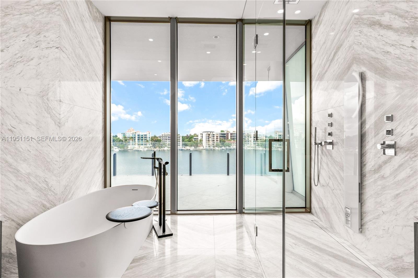 Vita Grove Isle - Residential