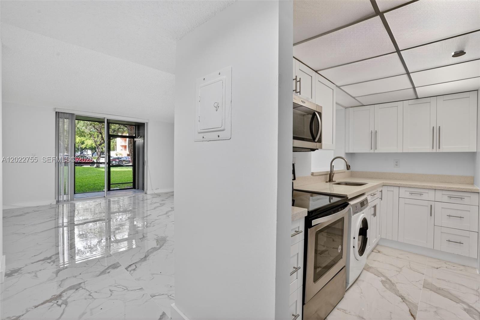 HORIZONS WEST CONDO #7 - Residential Lease