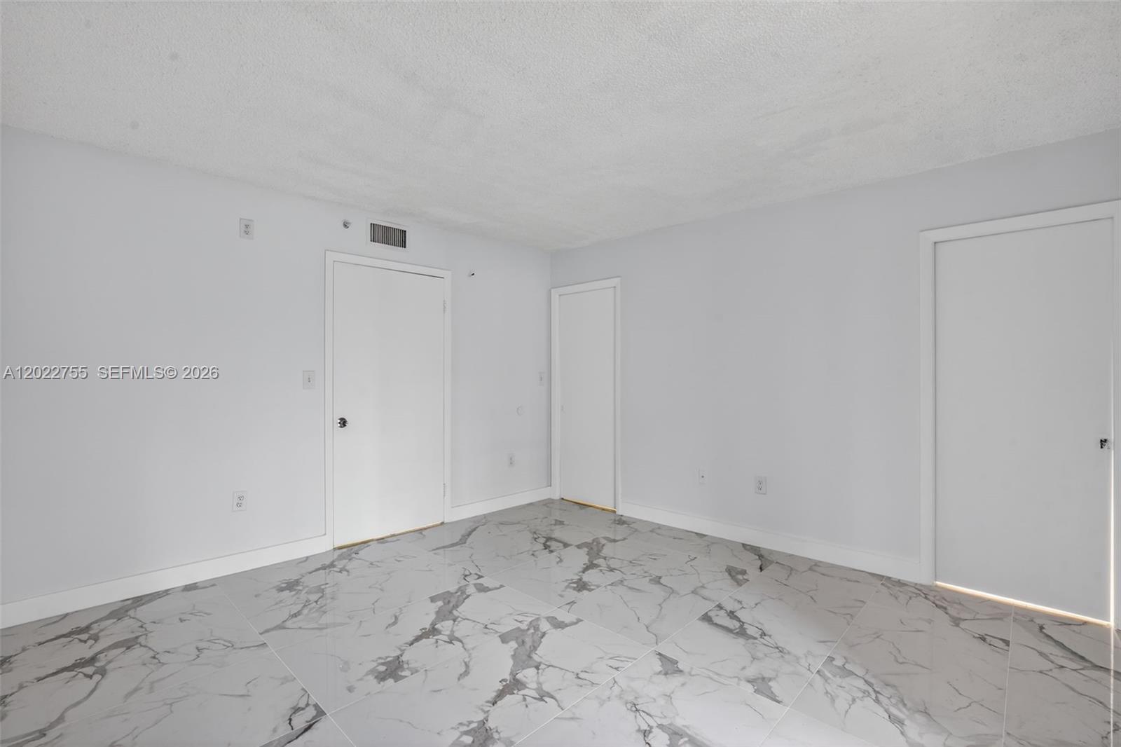 HORIZONS WEST CONDO #7 - Residential Lease