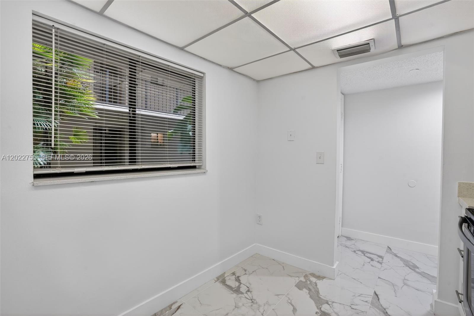 HORIZONS WEST CONDO #7 - Residential Lease
