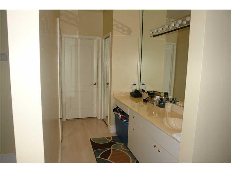 SECTOR 6 141-21 B - Residential Lease