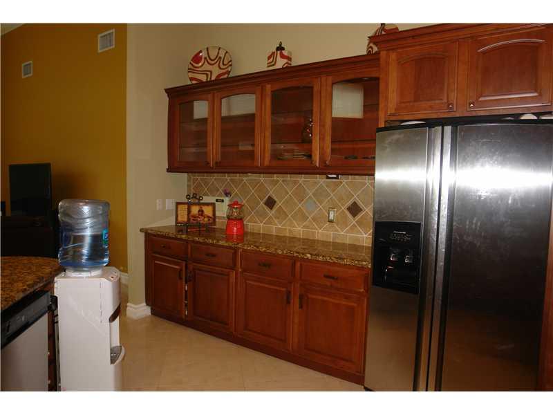 SECTOR 6 141-21 B - Residential Lease