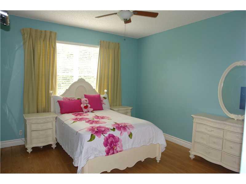 SECTOR 6 141-21 B - Residential Lease