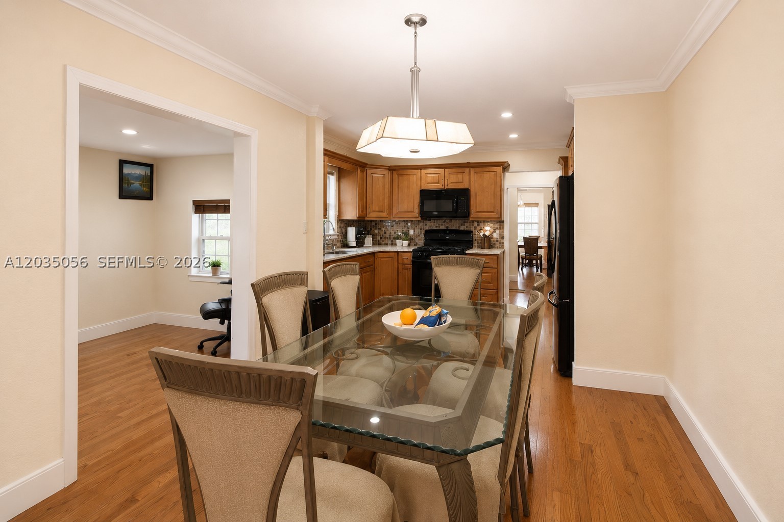 HOLLYWOOD LITTLE RANCHES - Residential