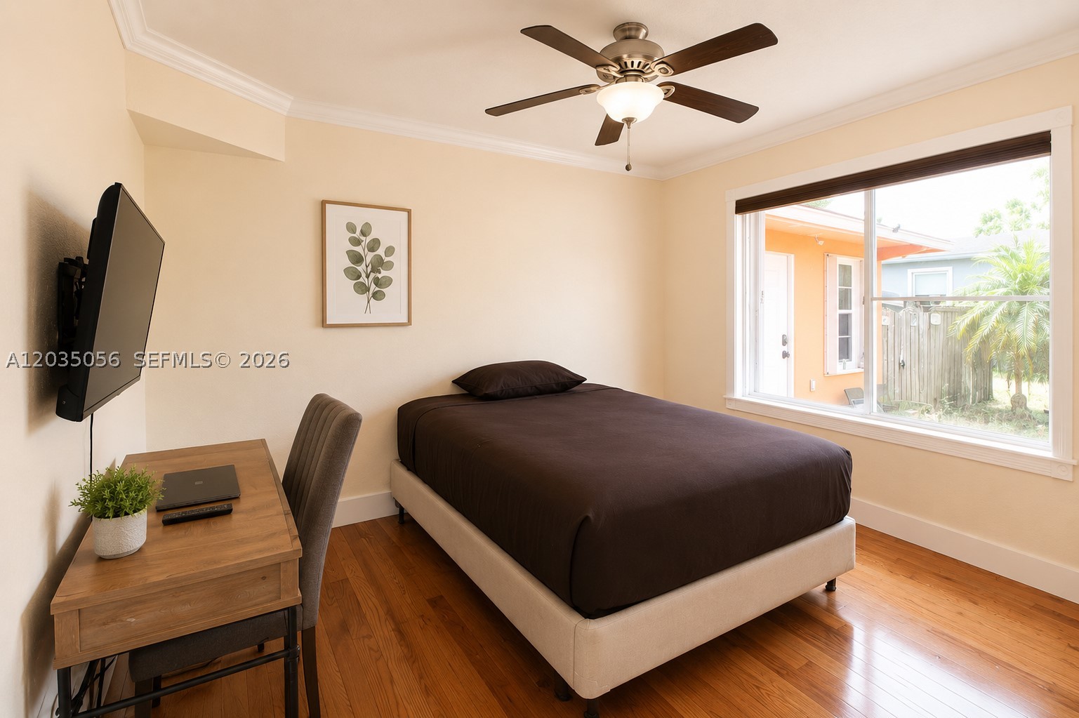 HOLLYWOOD LITTLE RANCHES - Residential