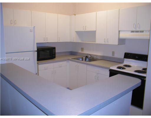 LAKEVIEW AT THE HAMMOCKS - Residential Lease