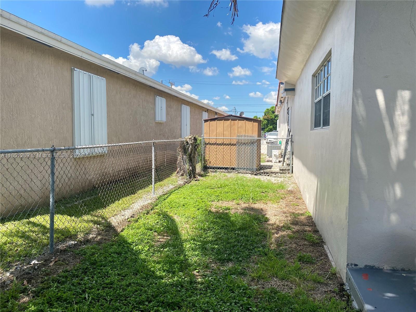 COMFORT GARDENS - Residential Lease