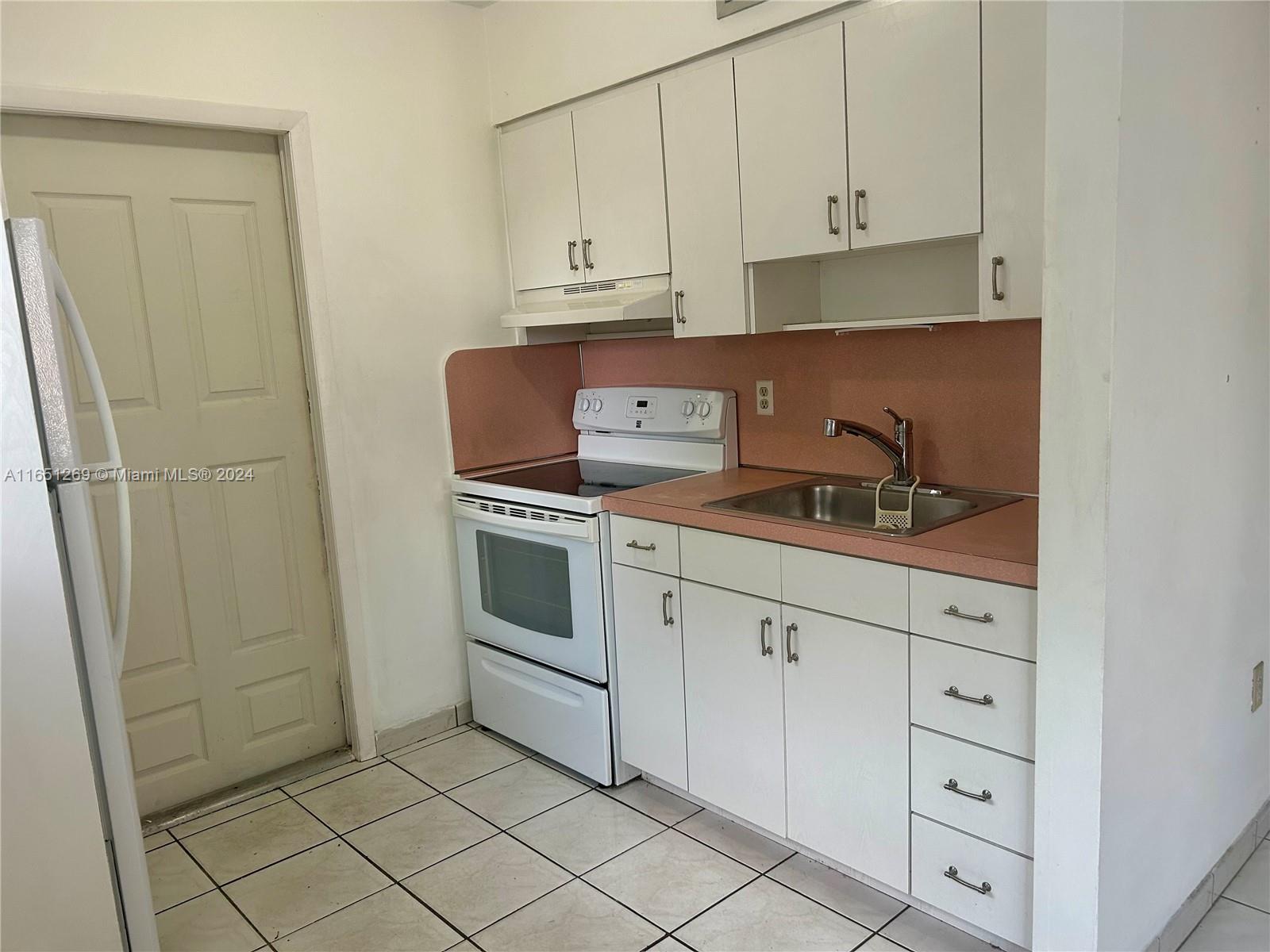 COMFORT GARDENS - Residential Lease