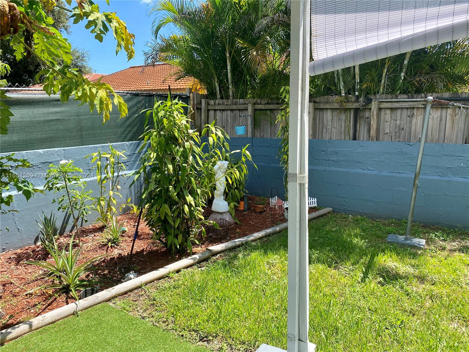 COMFORT GARDENS - Residential Lease