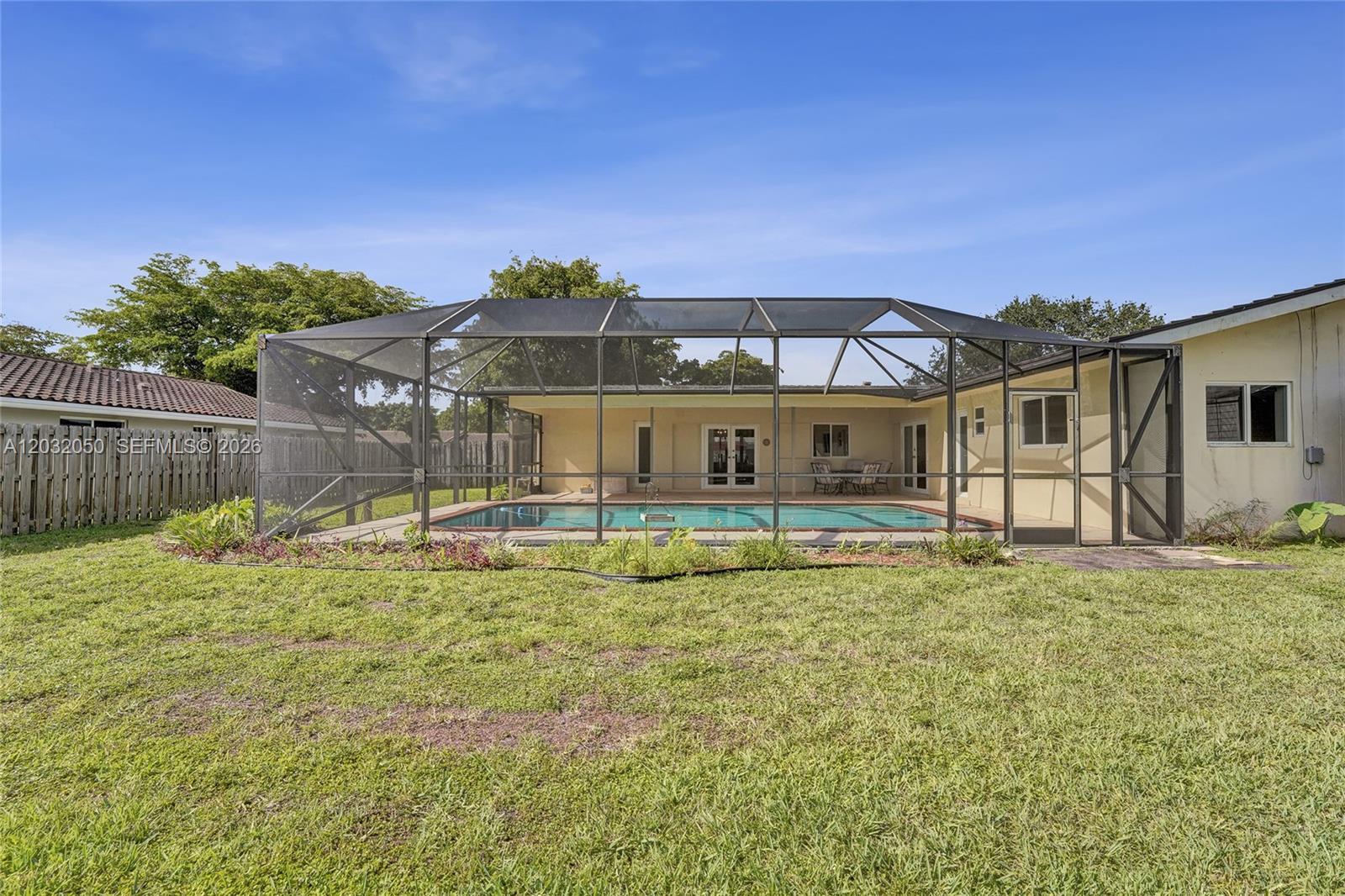 PLANTATIONS SECLUDED GARD - Residential