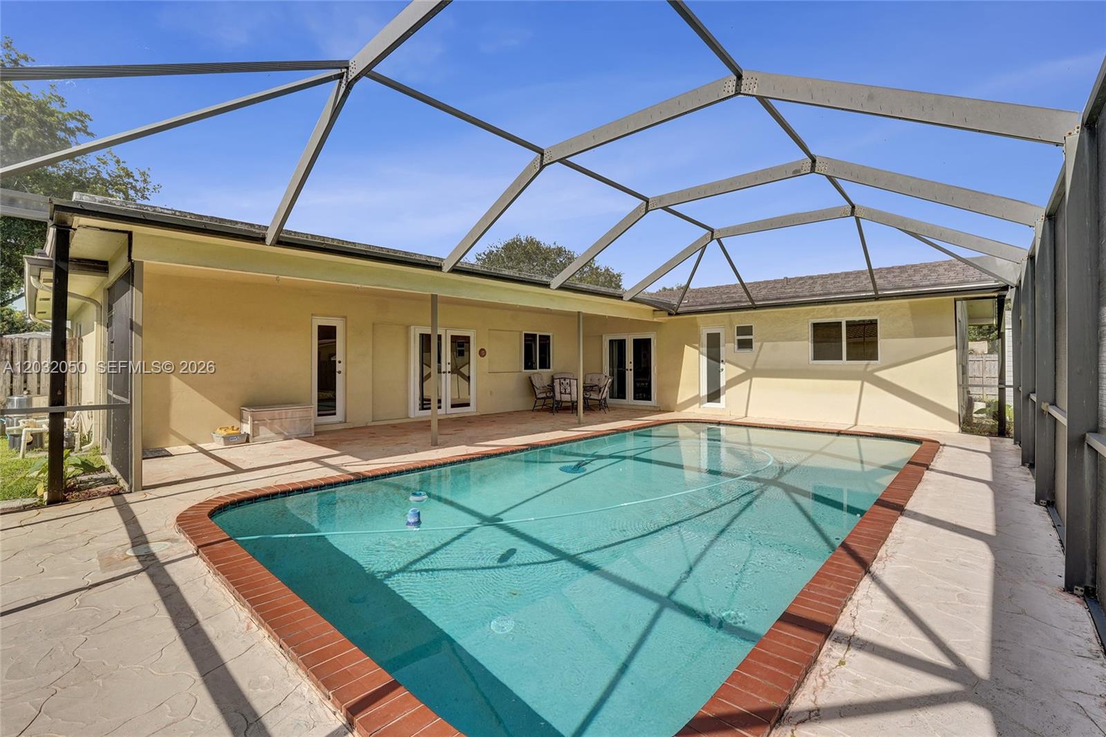 PLANTATIONS SECLUDED GARD - Residential