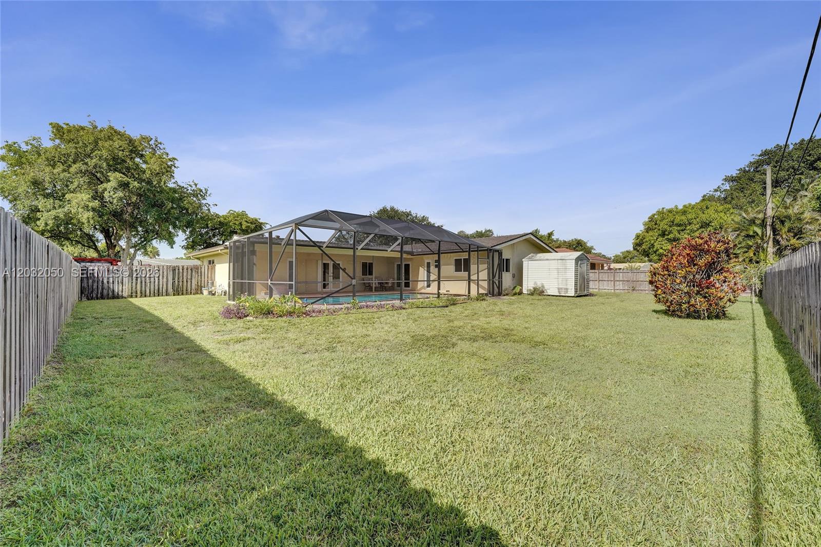 PLANTATIONS SECLUDED GARD - Residential