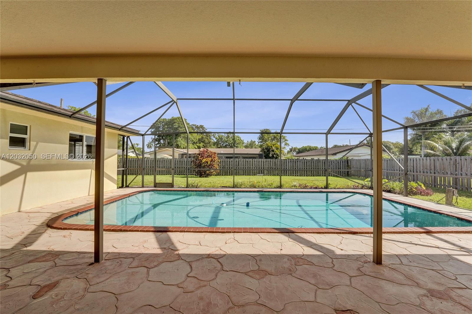 PLANTATIONS SECLUDED GARD - Residential