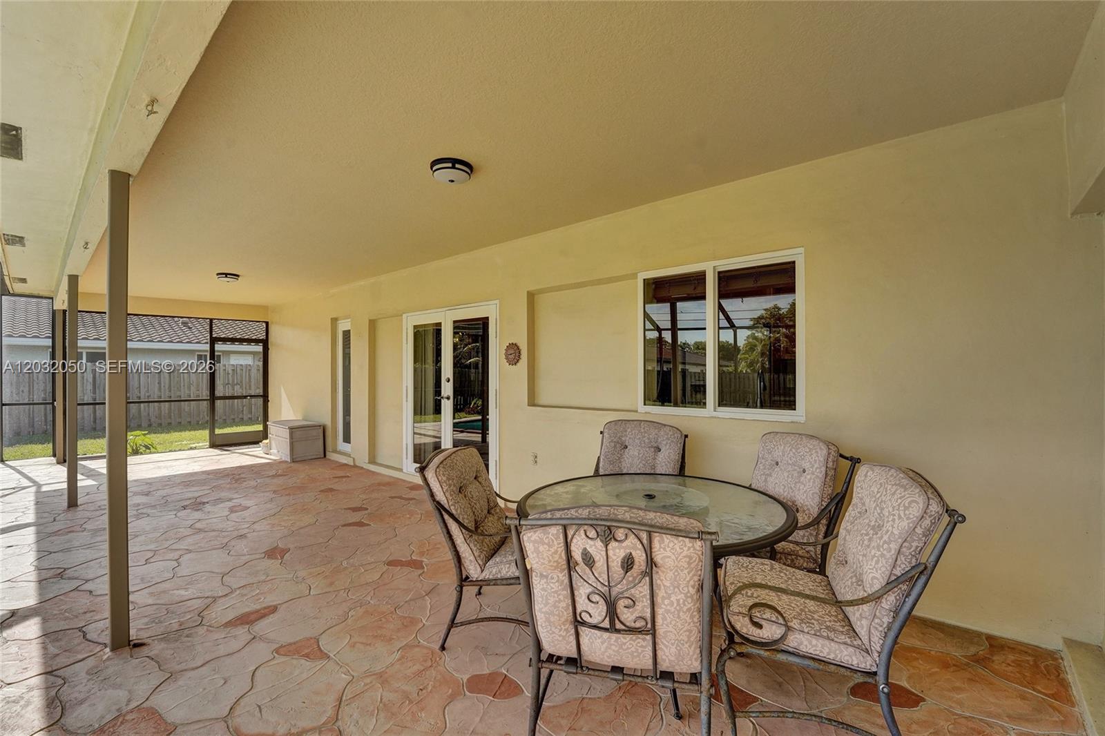 PLANTATIONS SECLUDED GARD - Residential