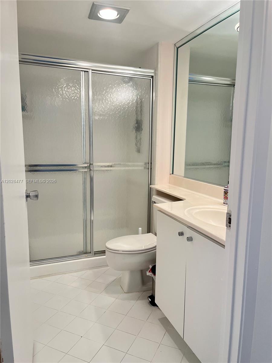 DELVISTA TOWERS CONDO - Residential Lease