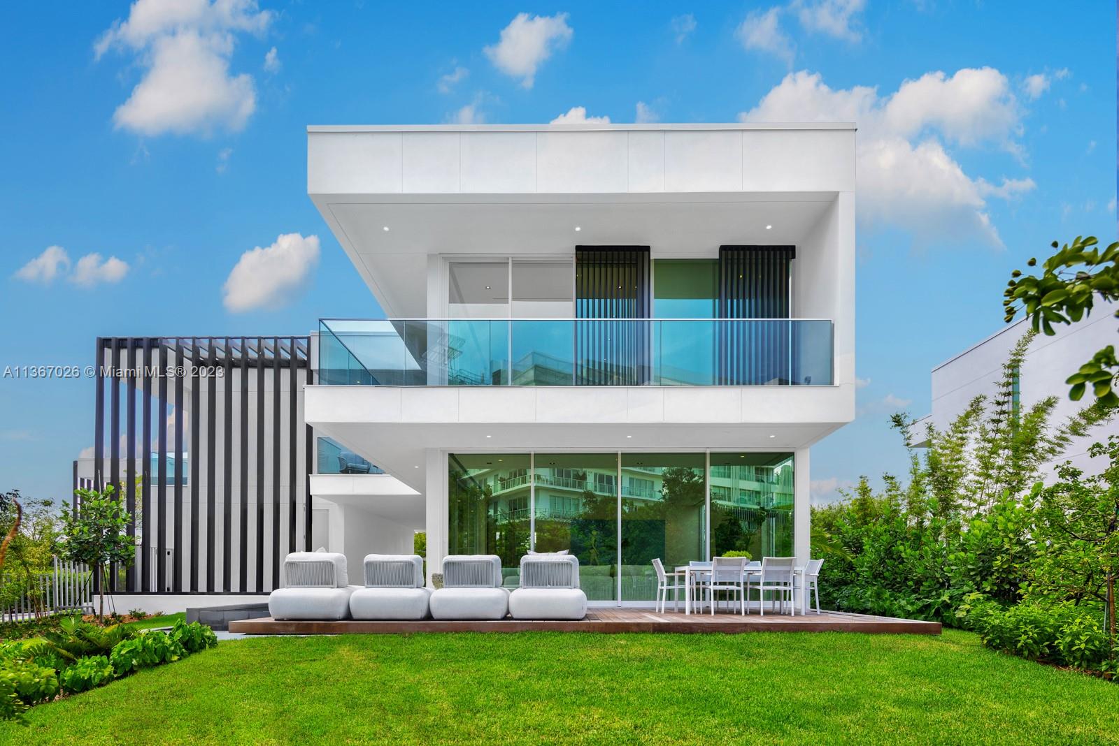Ritz Carlton Residences - Residential