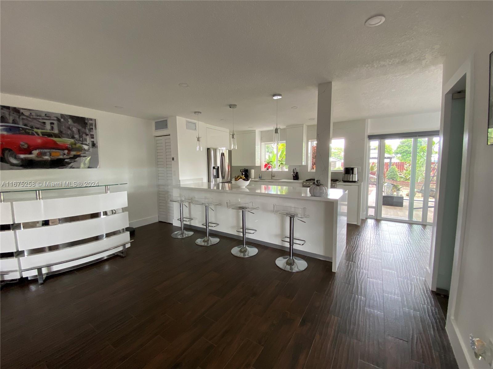 SNAPPER CREEK TOWNHOUSES - Residential Lease
