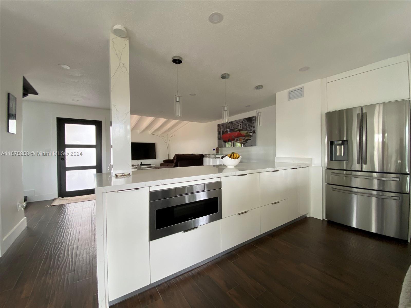 SNAPPER CREEK TOWNHOUSES - Residential Lease