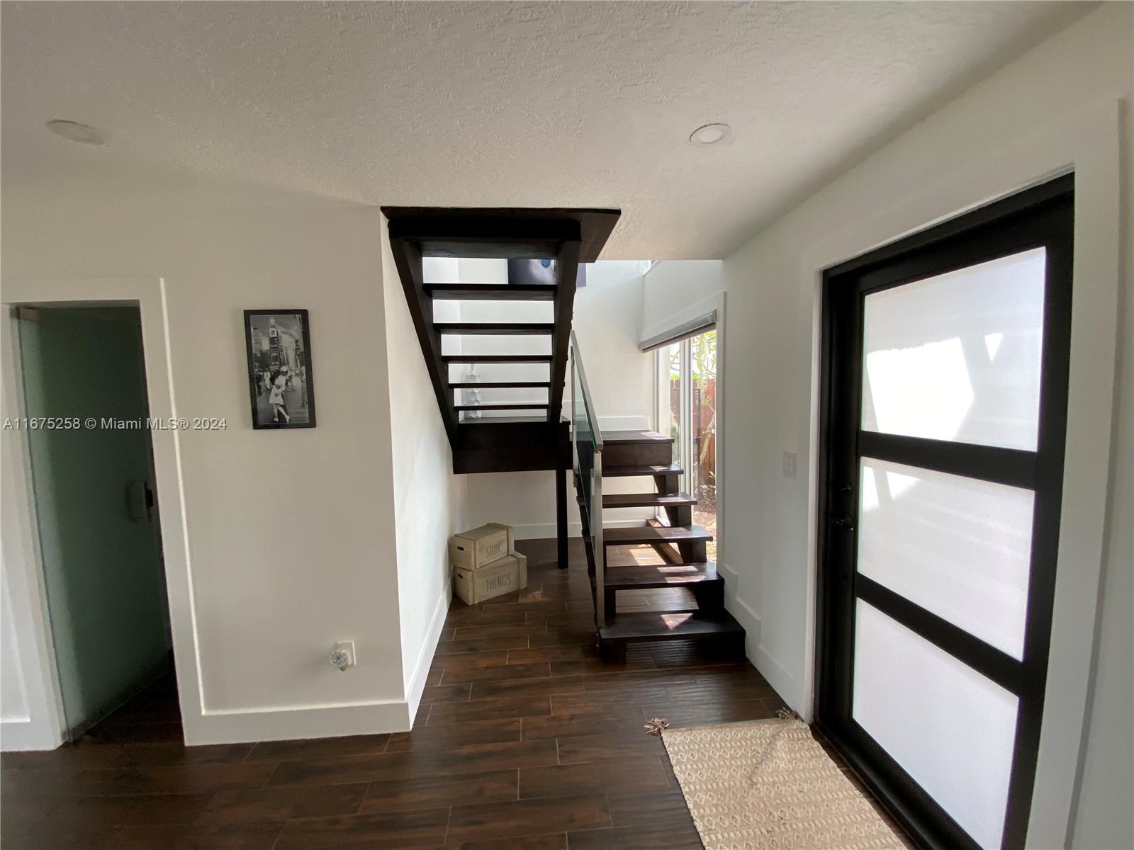 SNAPPER CREEK TOWNHOUSES - Residential Lease