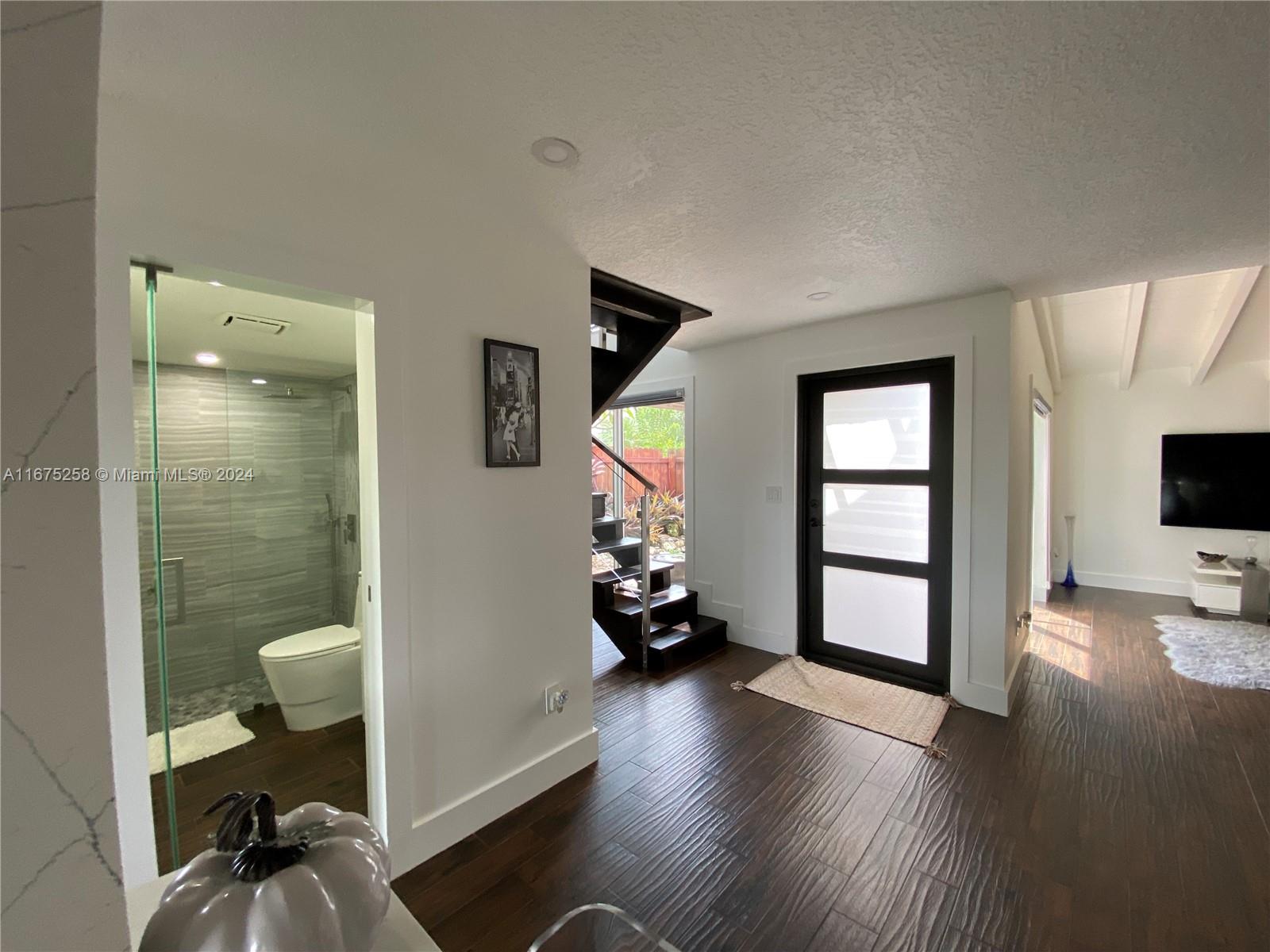 SNAPPER CREEK TOWNHOUSES - Residential Lease