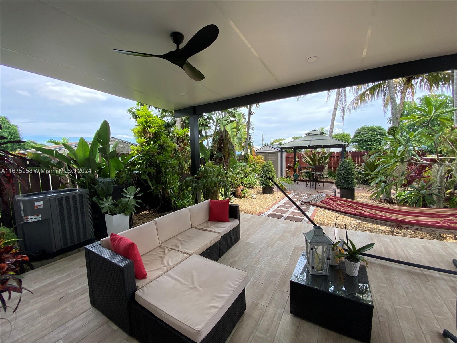 SNAPPER CREEK TOWNHOUSES - Residential Lease