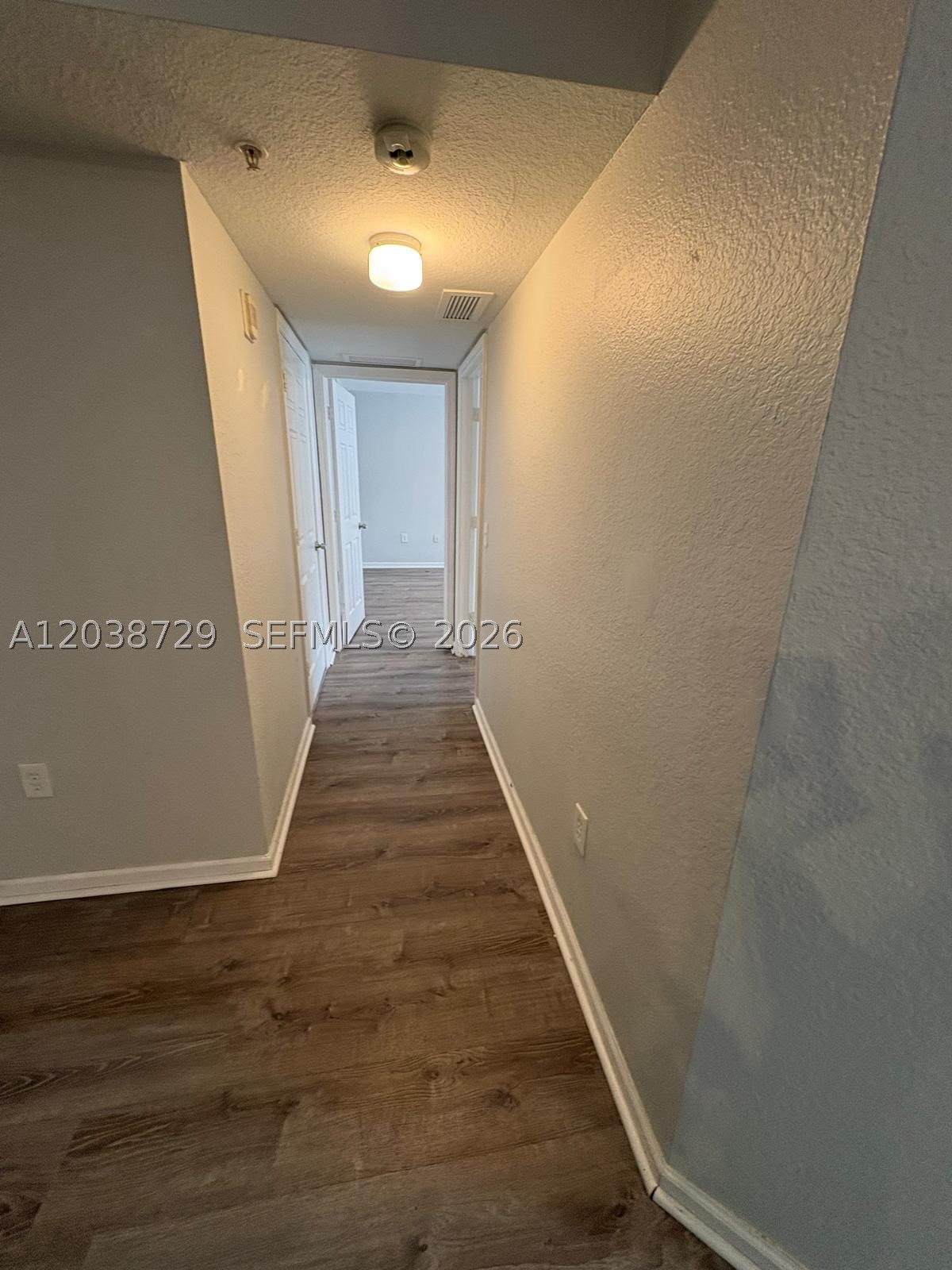 VISTA TRACE 8 CONDO - Residential Lease
