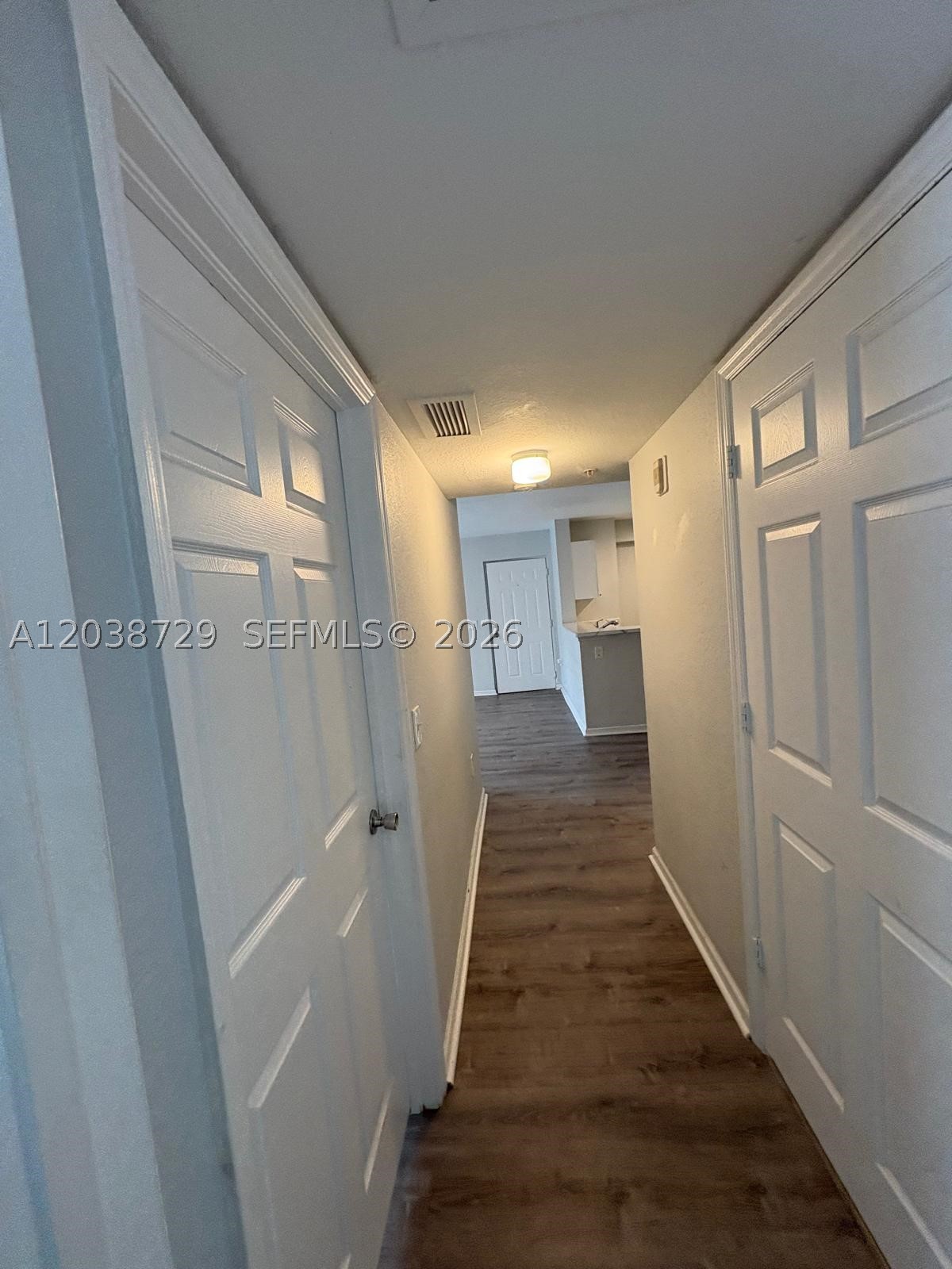 VISTA TRACE 8 CONDO - Residential Lease