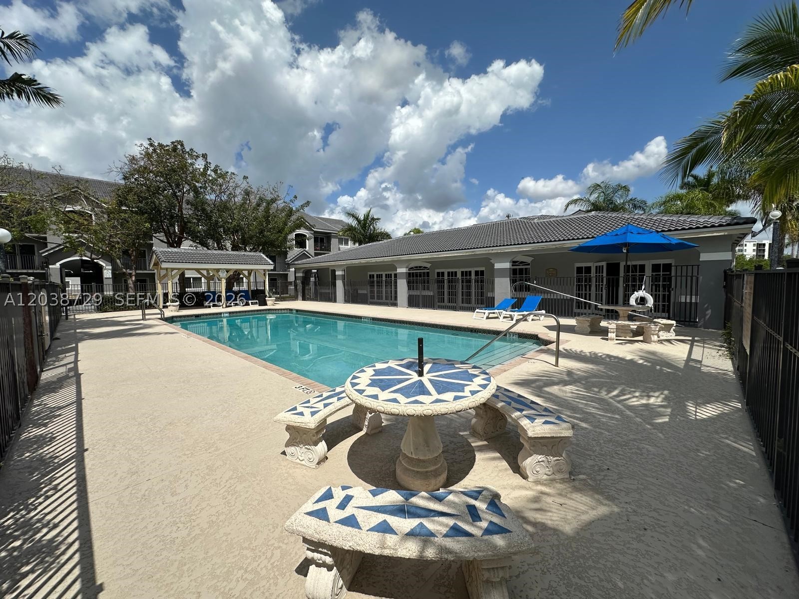VISTA TRACE 8 CONDO - Residential Lease