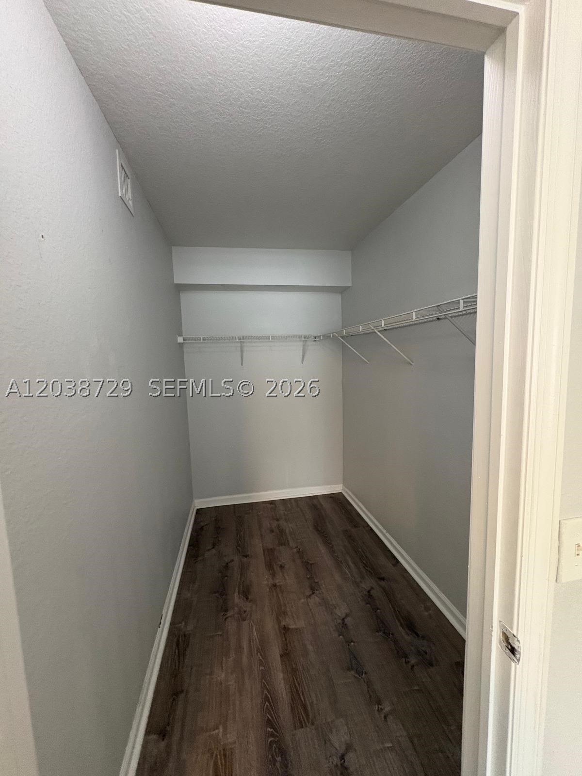 VISTA TRACE 8 CONDO - Residential Lease