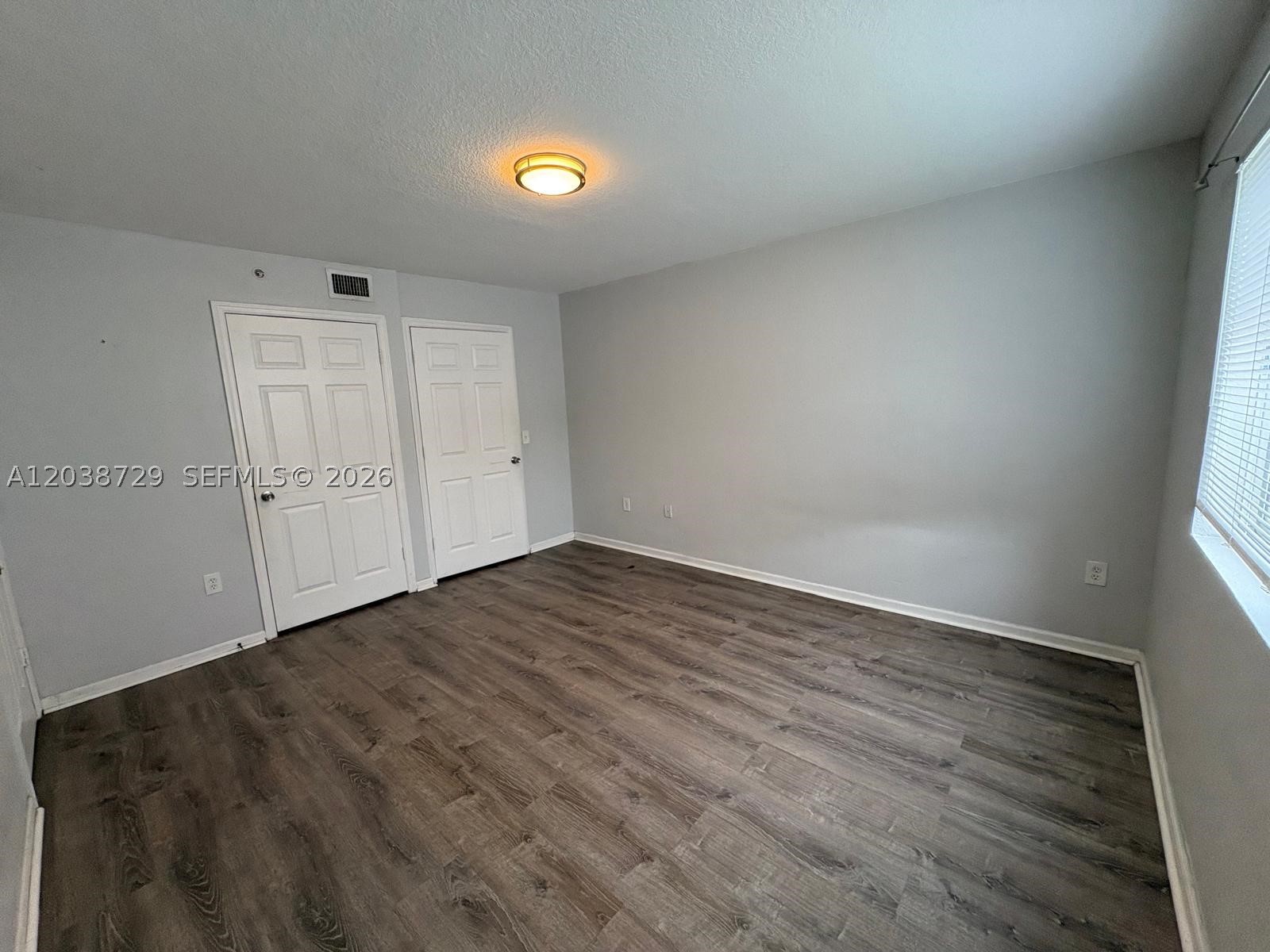 VISTA TRACE 8 CONDO - Residential Lease