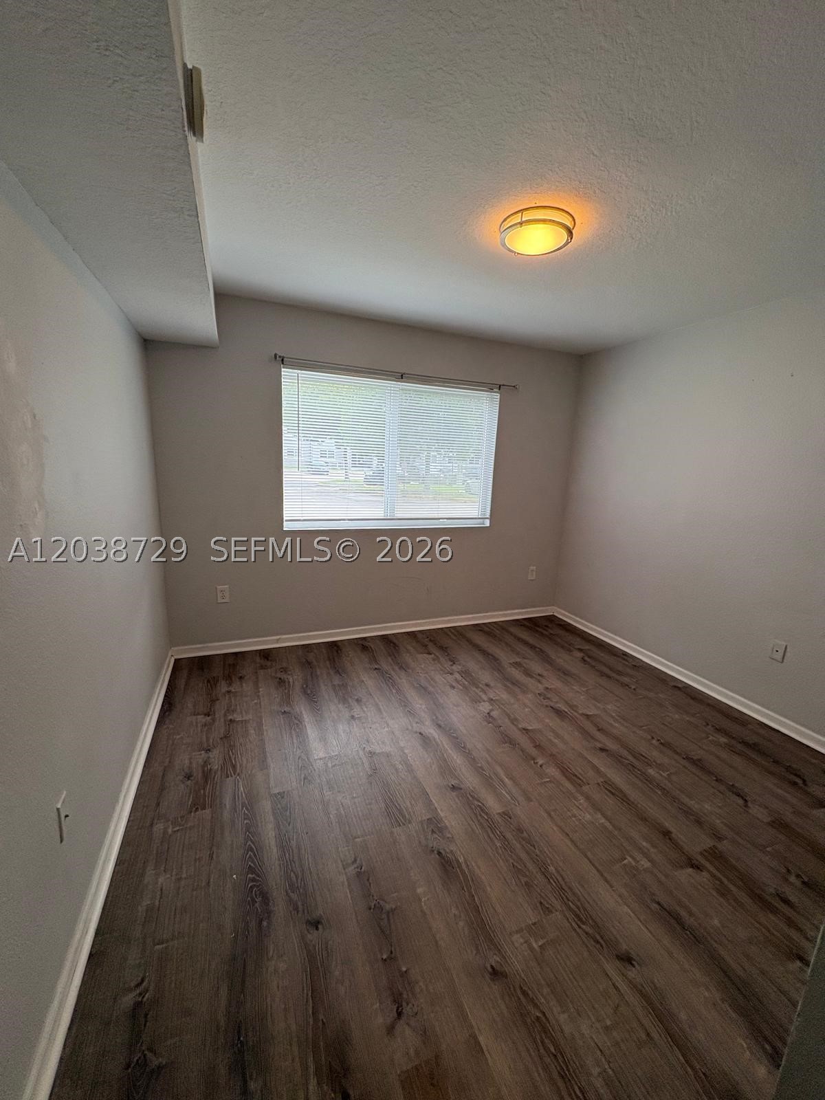 VISTA TRACE 8 CONDO - Residential Lease