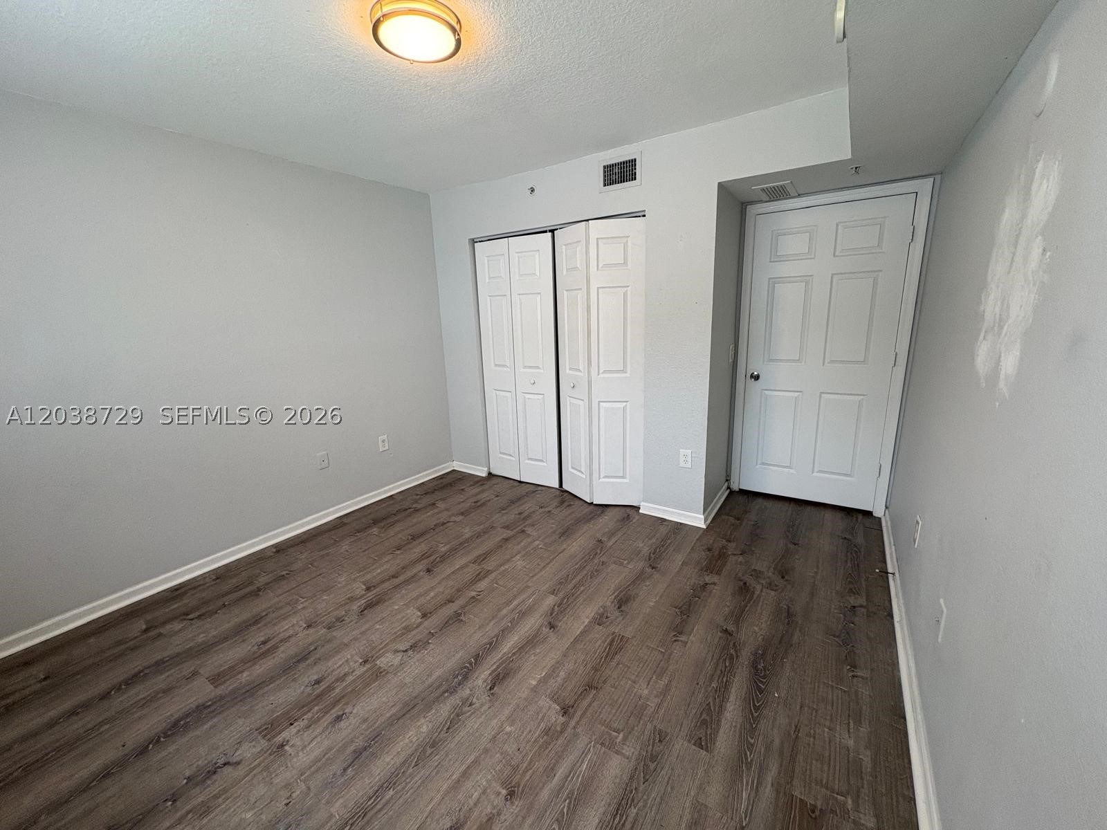 VISTA TRACE 8 CONDO - Residential Lease