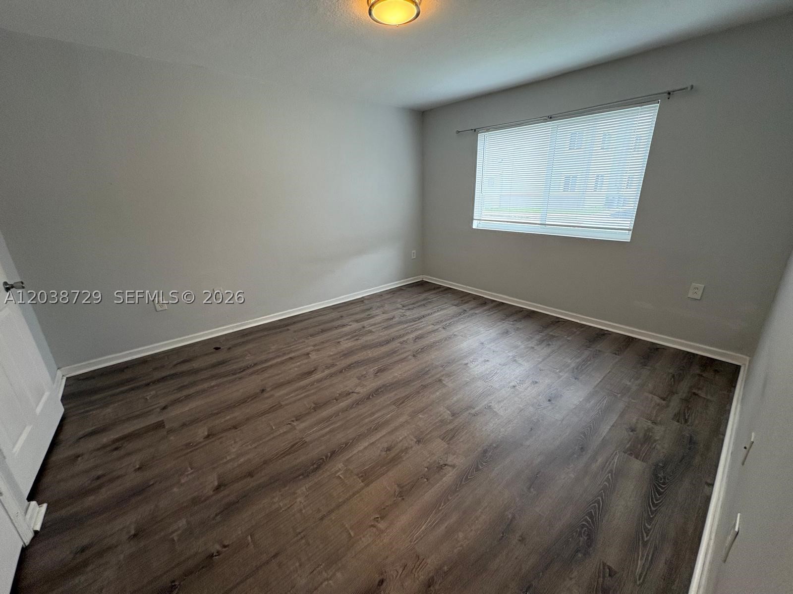 VISTA TRACE 8 CONDO - Residential Lease