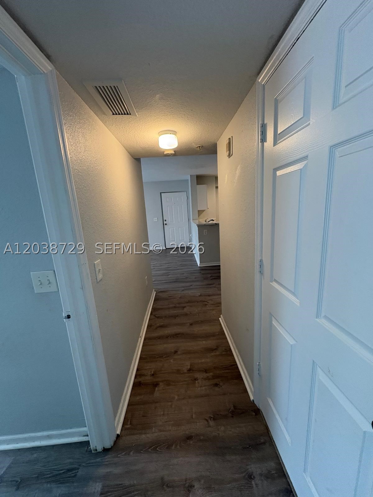 VISTA TRACE 8 CONDO - Residential Lease