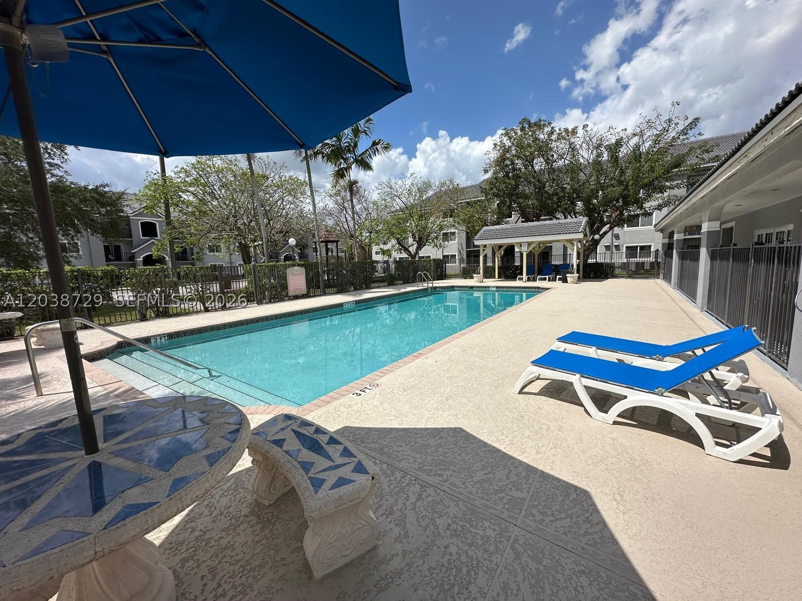 VISTA TRACE 8 CONDO - Residential Lease