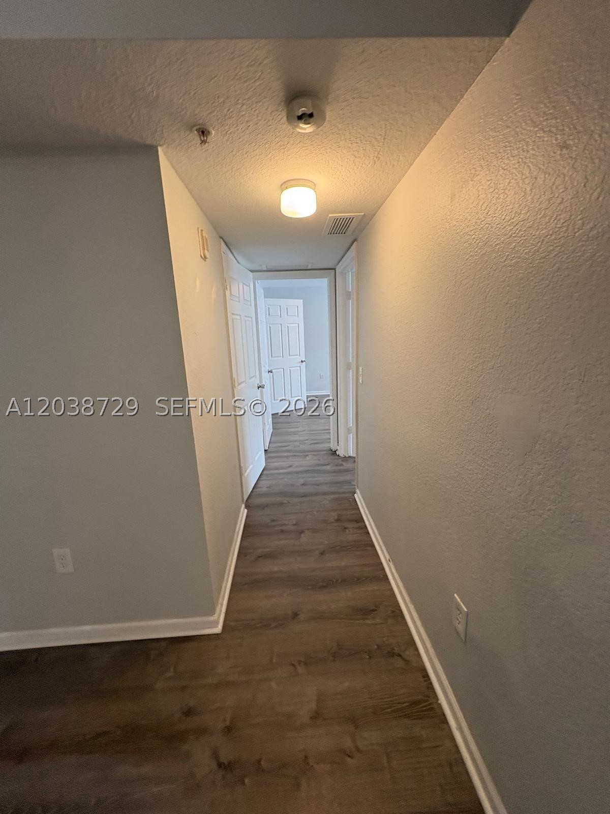 VISTA TRACE 8 CONDO - Residential Lease