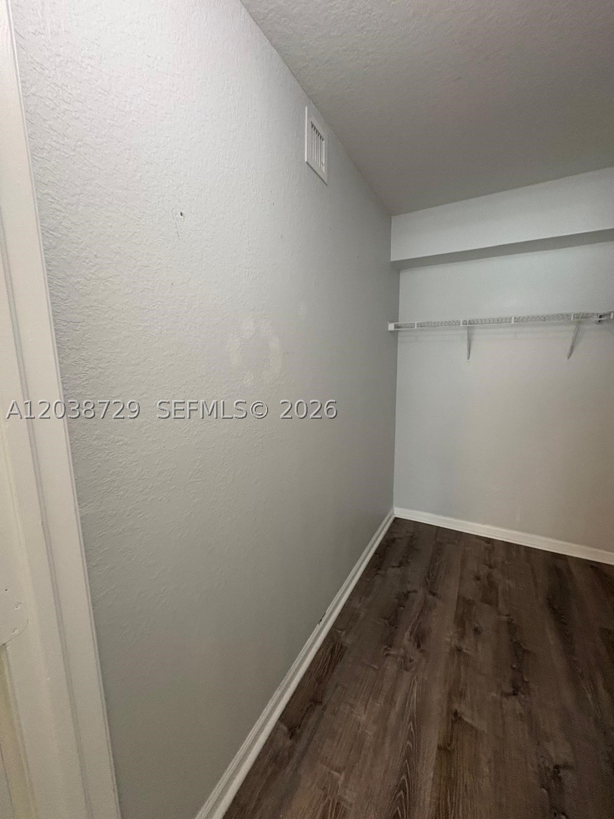 VISTA TRACE 8 CONDO - Residential Lease