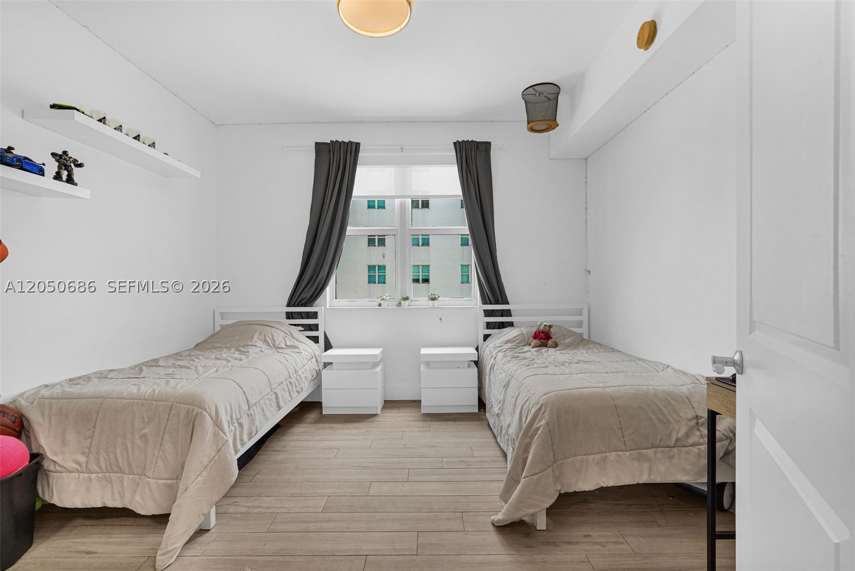 360 CONDO A - Residential