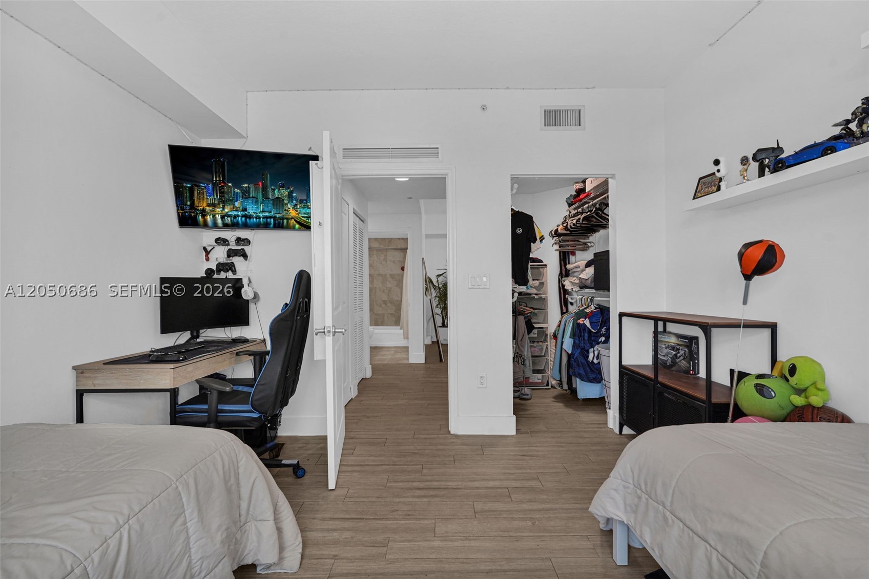 360 CONDO A - Residential