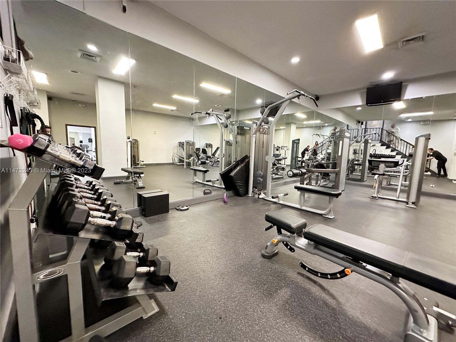 WINSTON TOWERS 200 - Residential Lease